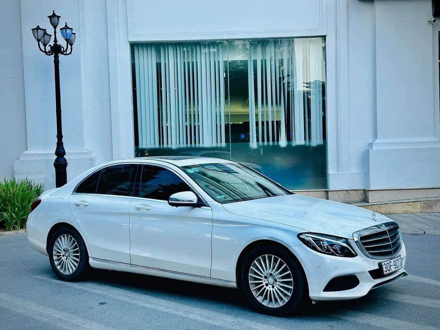 Mercedes-Benz C 250 2016 - Xe màu trắng