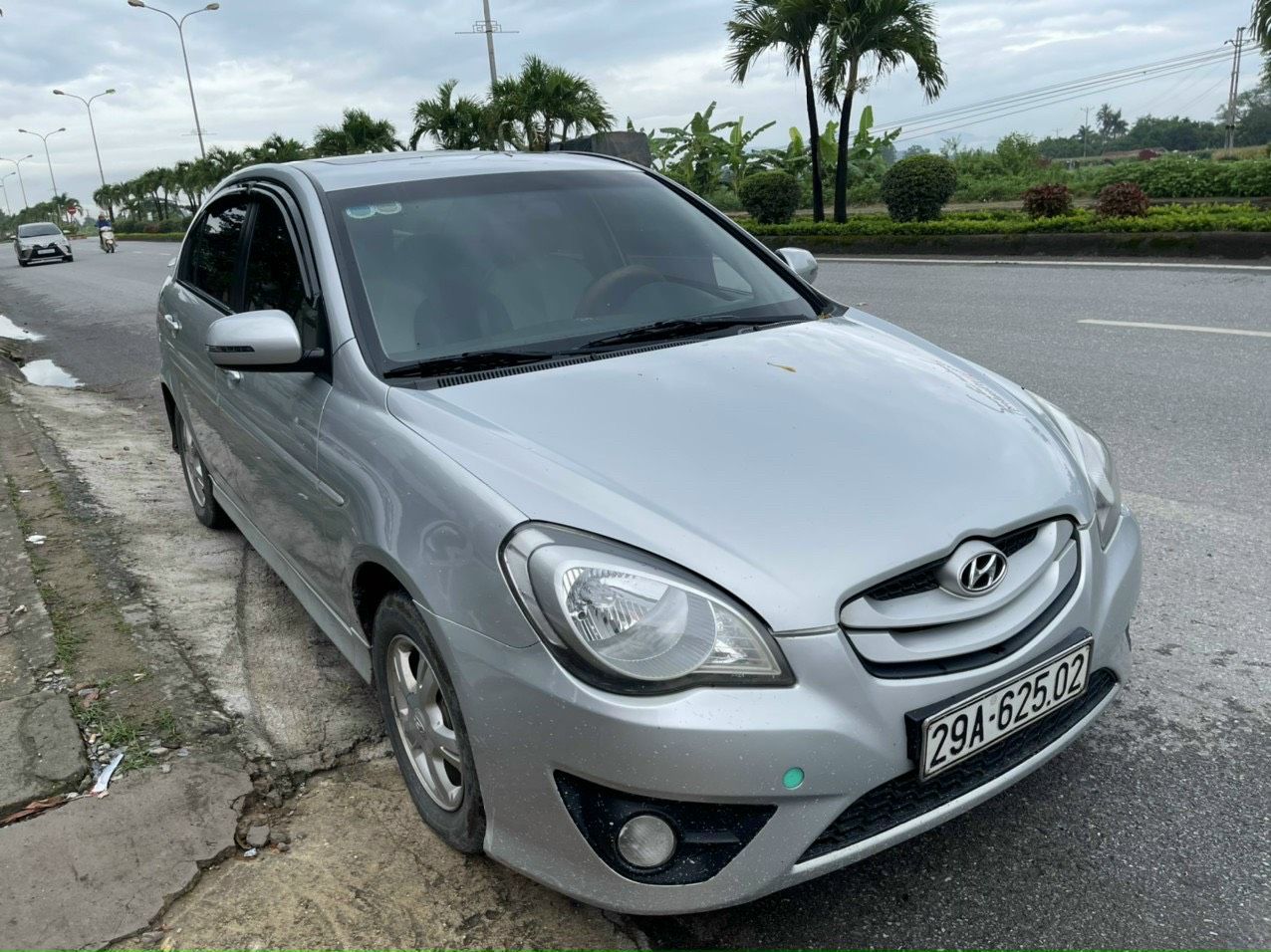 Hyundai Verna 2009 - Chạy 12v xịn