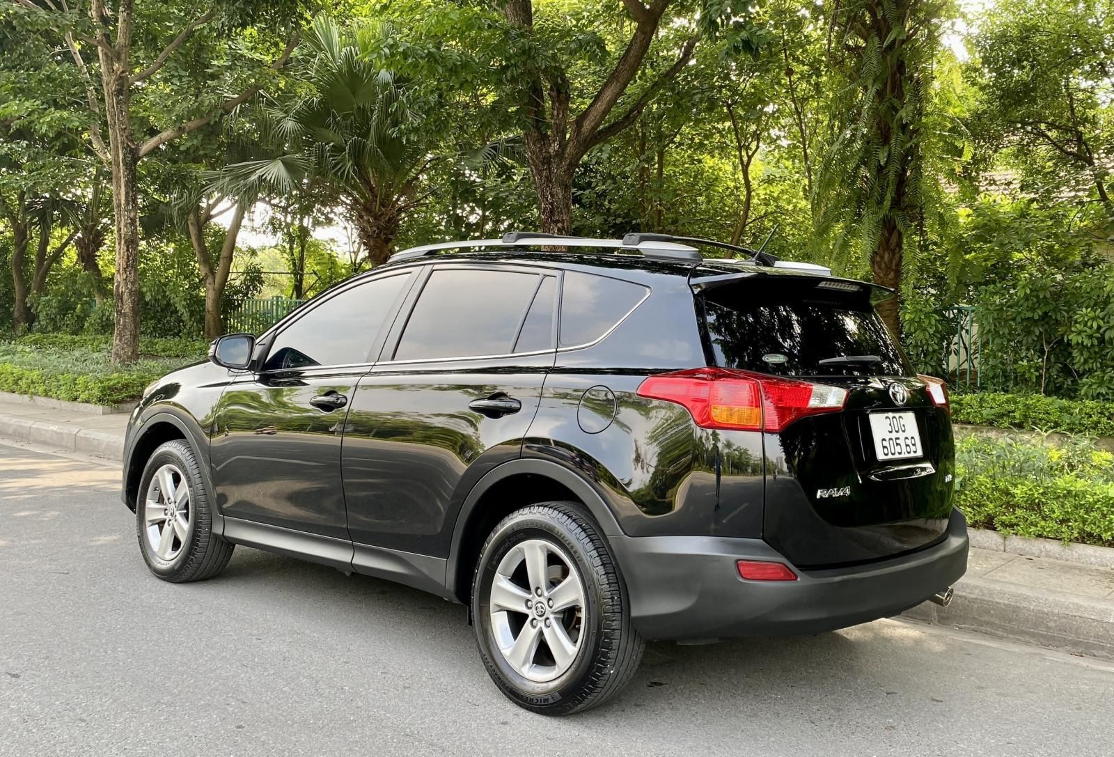 Toyota RAV4 2014 - Xe nhập Mỹ, màu đen nội thất da 2 màu, trang bị đầy đủ đồ chơi, cửa sổ trời