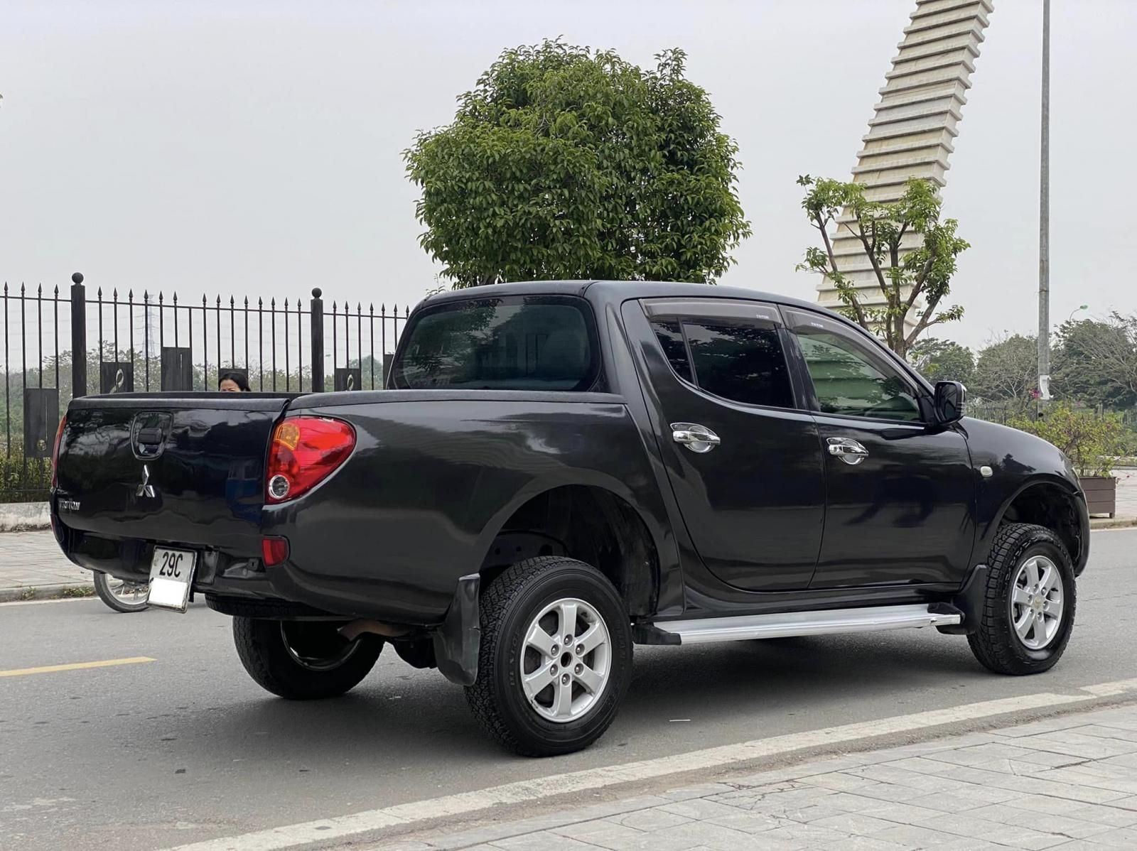 Mitsubishi Triton 2012 - Mitsubishi Triton 2012 số sàn tại Hà Nội