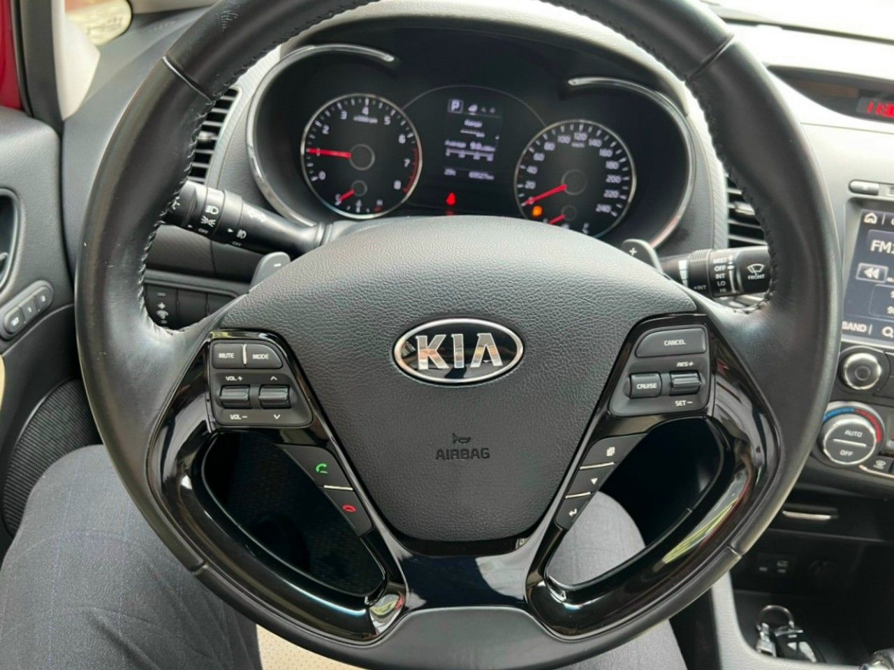 Kia Cerato 2017 - Màu đỏ, biển Hà Nội