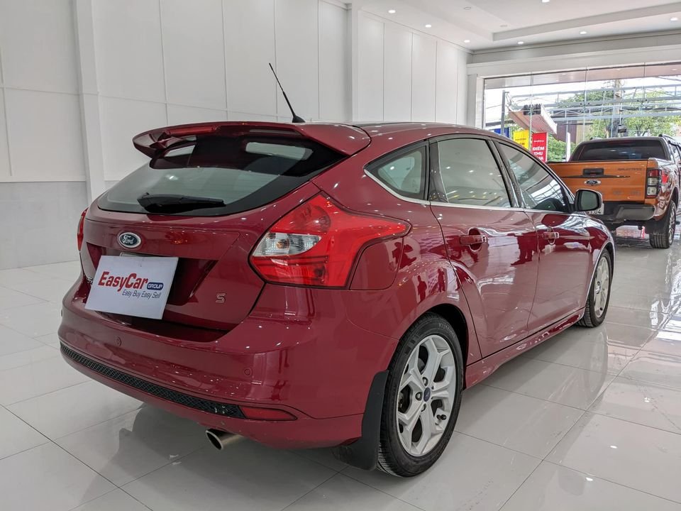 Ford Focus 2015 - Màu đỏ, xe nhập chính chủ, giá 459tr