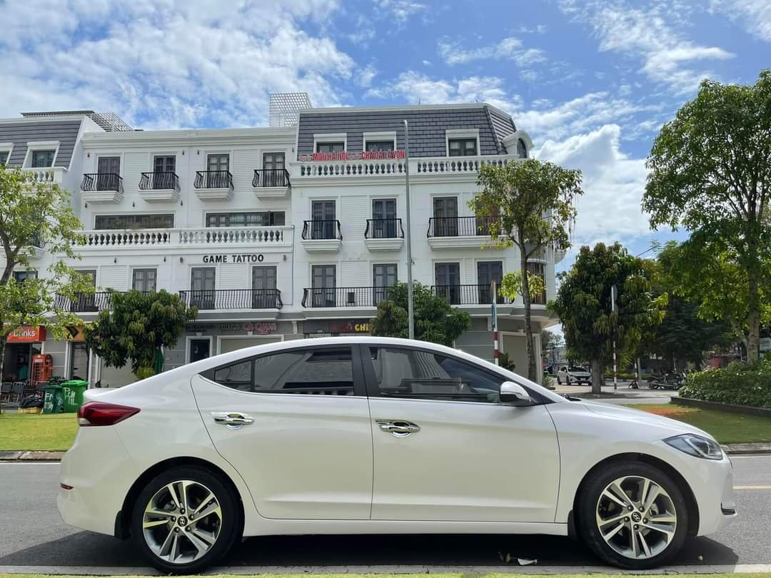 Hyundai Elantra 2016 - Xe đẹp, giá tốt