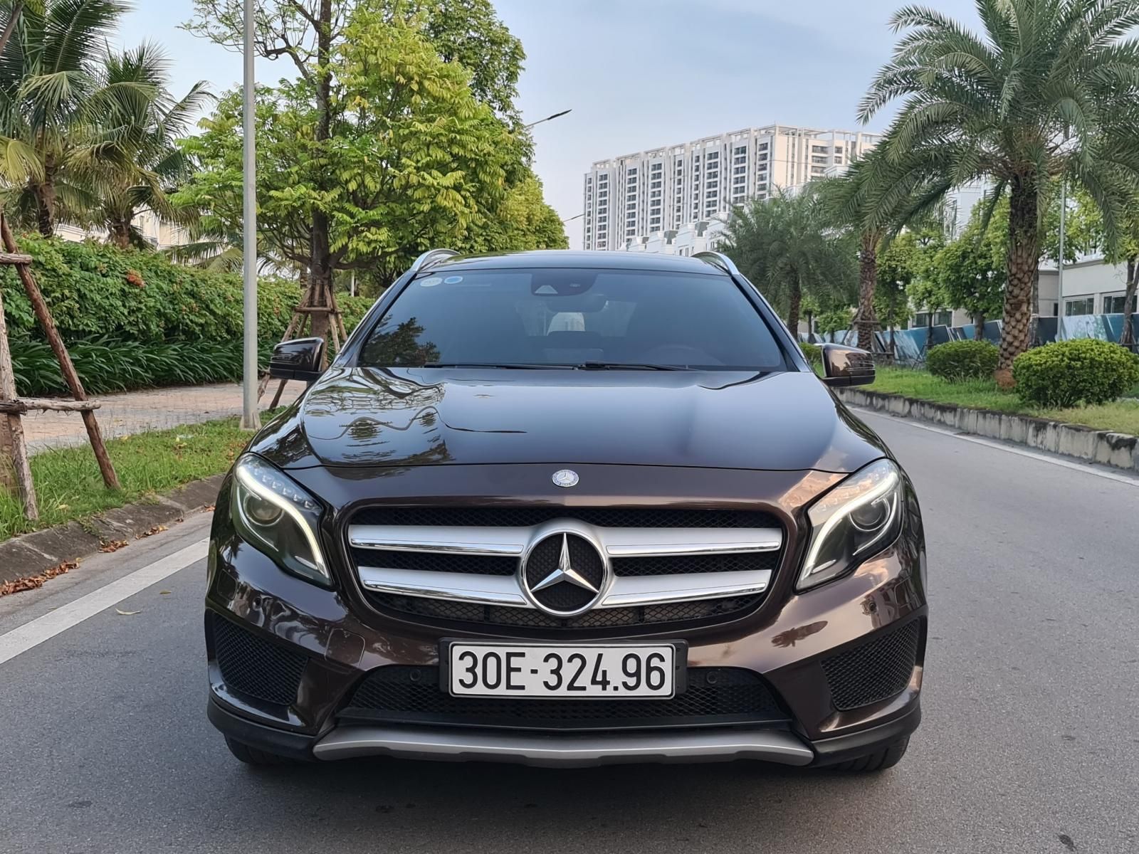 Mercedes-Benz GLA 250 2015 - Màu nâu, nội thất đen