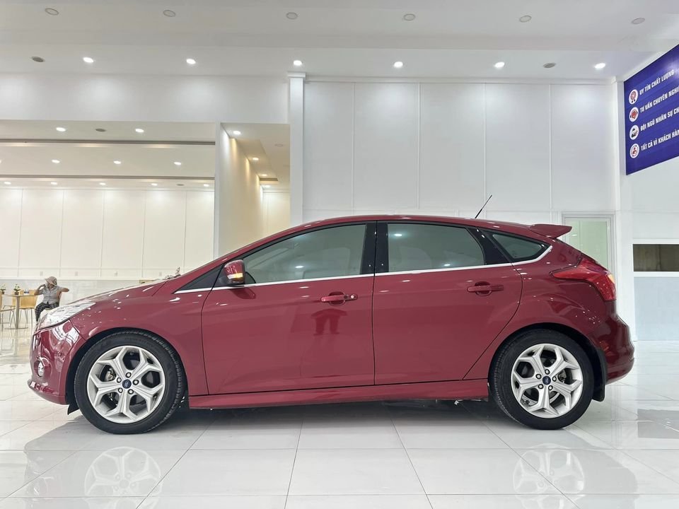 Ford Focus 2015 - Màu đỏ, xe nhập chính chủ, giá 459tr