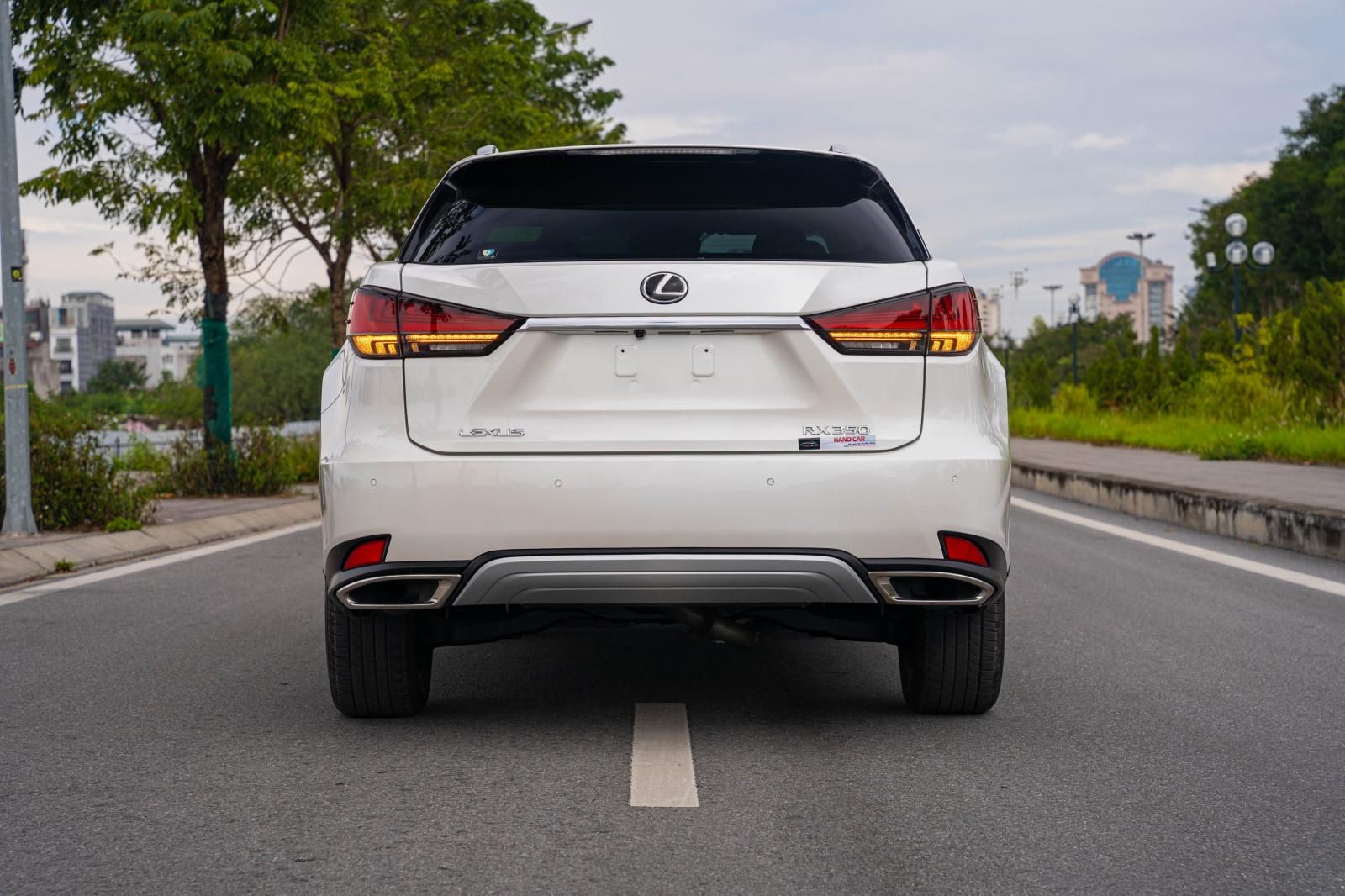 Lexus RX 350 2019 - Cần bán xe màu trắng