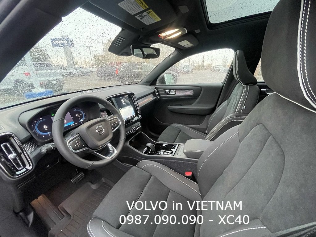 Volvo XC40 2022 - Model 2023 - Ưu đãi hấp dẫn cuối năm - Sẵn xe giao ngay, bộ quà tặng chính hãng Volvo