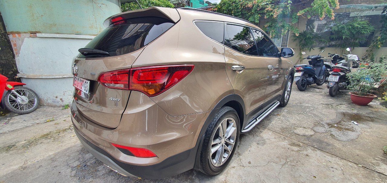 Hyundai Santa Fe 2018 - Bản đặc biệt 4x4 mới 95%, máy xăng