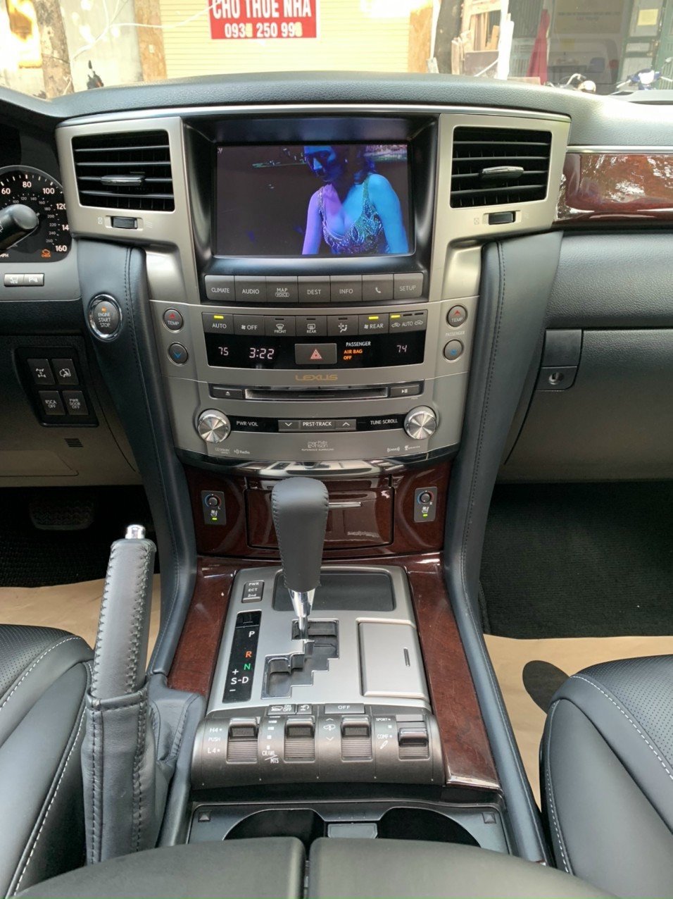 Lexus LX 570 2013 - Đăng kí 2015 biển tứ quý