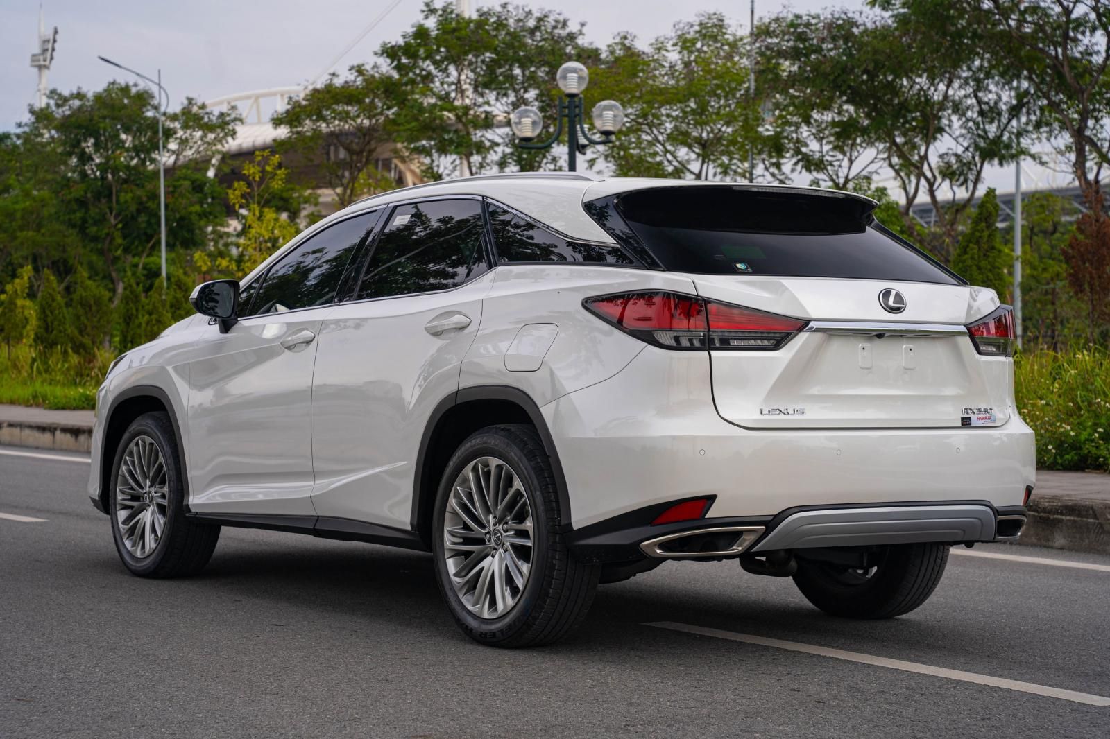 Lexus RX 350 2019 - Cần bán xe màu trắng