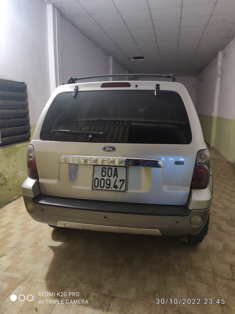 Ford Escape 2007 - Màu bạc giá hữu nghị