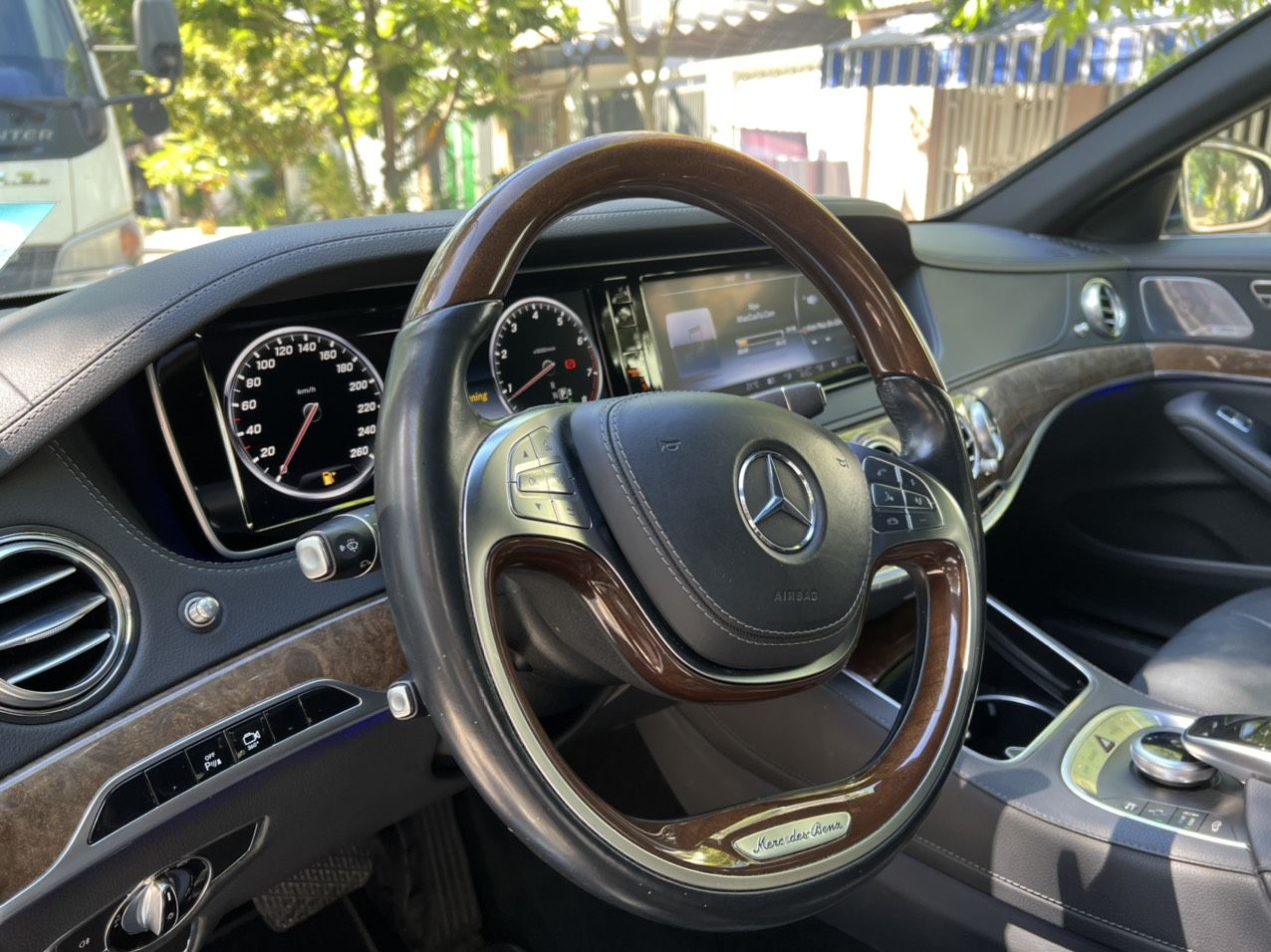 Mercedes-Benz 2016 - [Xe hot] Hàng nguyên mộc - Giấy tờ pháp lý đầy đủ - Hỗ trợ bank tới 70% - Hỗ trợ mọi thủ tục