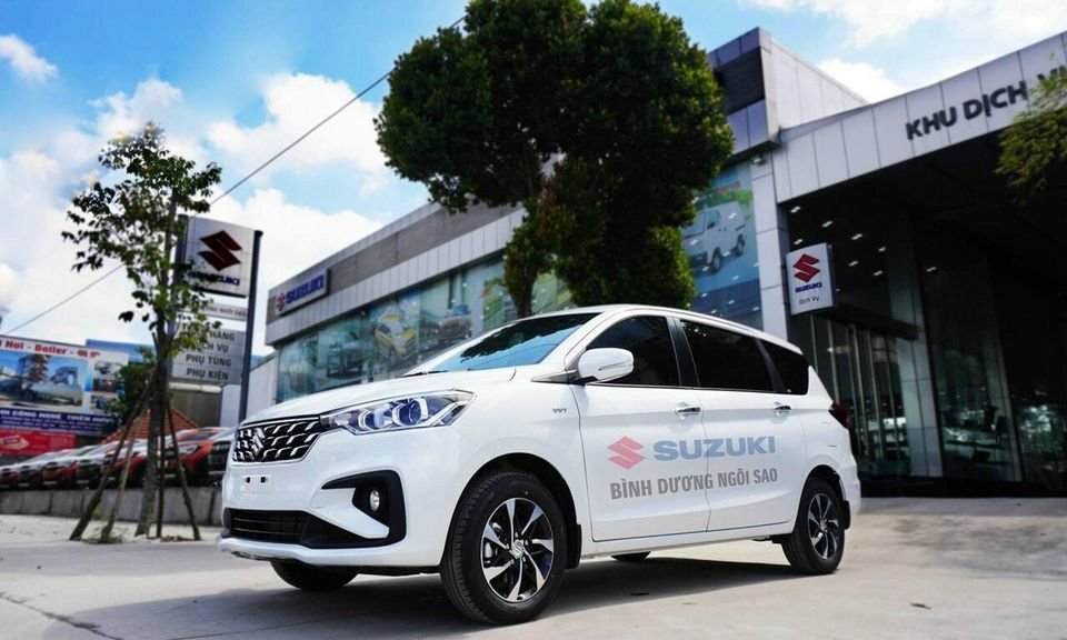 Suzuki Ertiga 2022 - Màu trắng, nhập khẩu nguyên chiếc