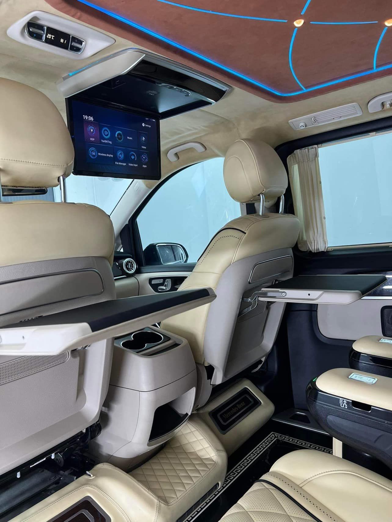 Mercedes-Benz V250 2016 - Lên full Maybach