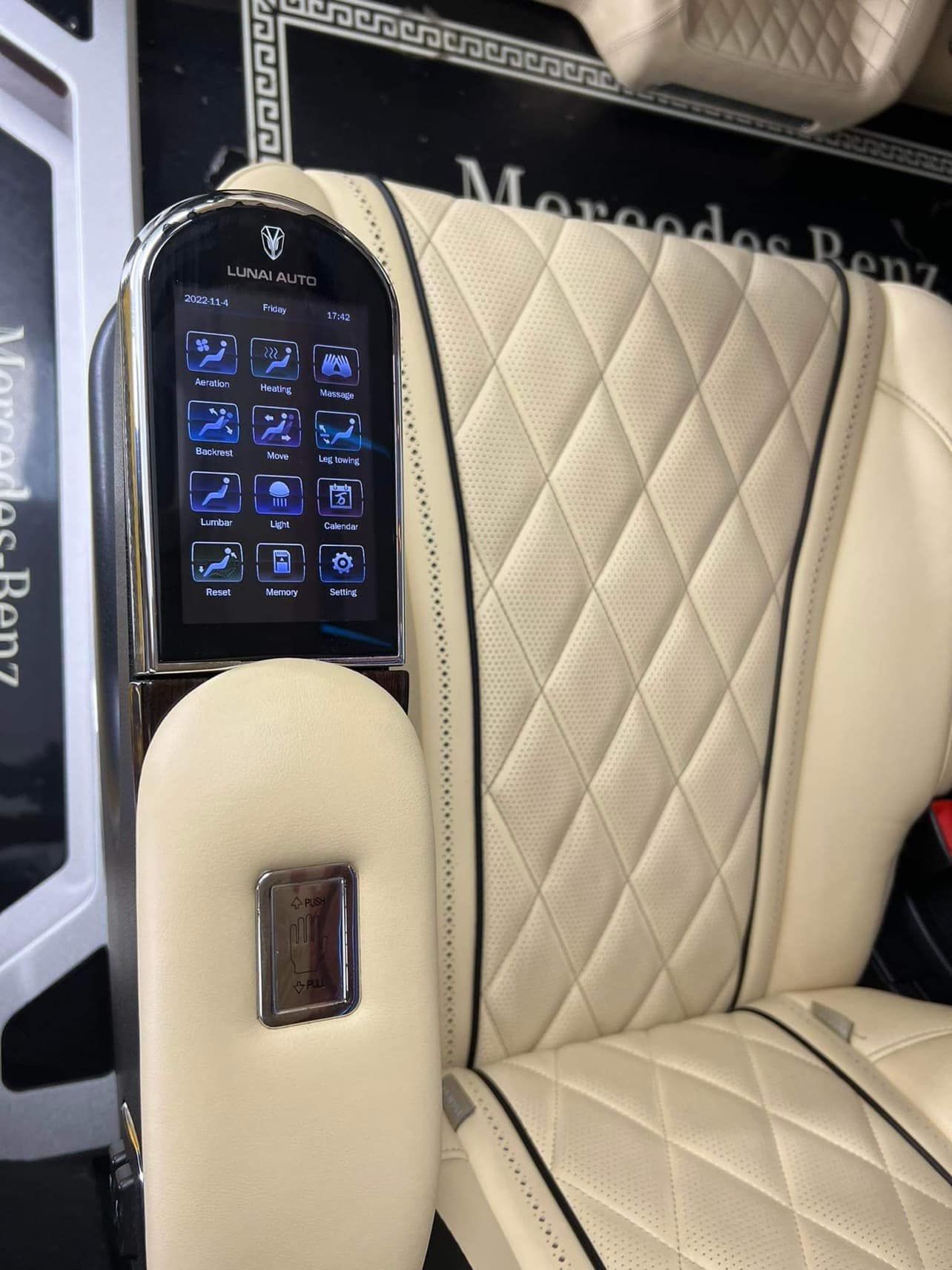 Mercedes-Benz V250 2016 - Lên full Maybach