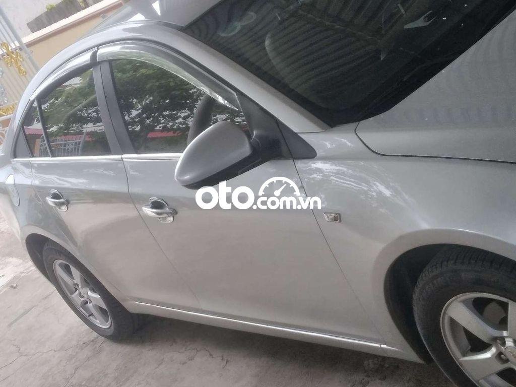 Chevrolet Cruze Xe gia đình cần lên 7 chổ 2011 - Xe gia đình cần lên 7 chổ