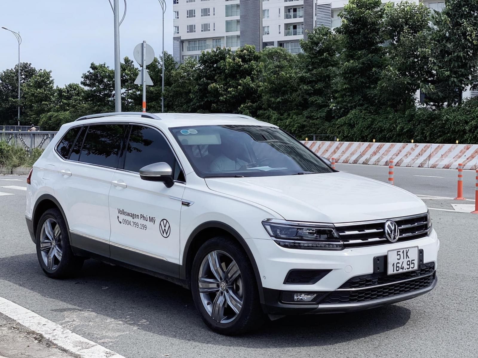 Volkswagen Tiguan Allspace 2021 - Bán xe Demo của hãng mới sử dụng 6 tháng