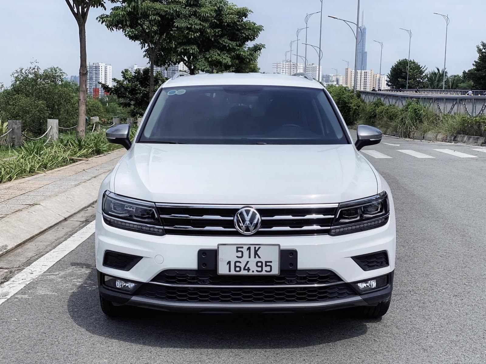 Volkswagen Tiguan Allspace 2021 - Bán xe Demo của hãng mới sử dụng 6 tháng