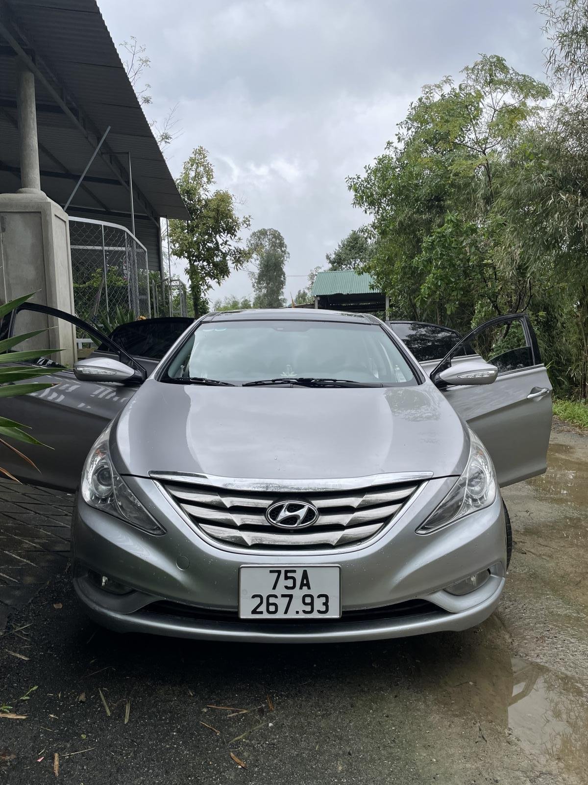 Hyundai Sonata 2011 - Giá hữu nghị
