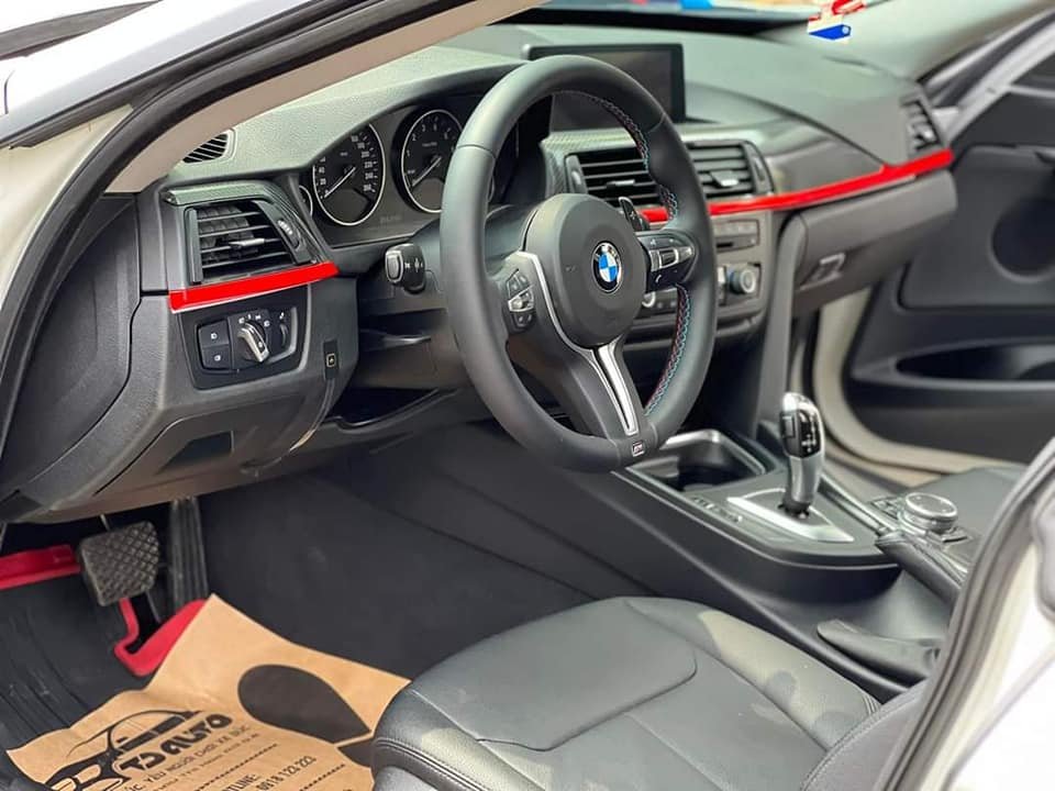 BMW 328i 2016 - Màu trắng, nhập khẩu nguyên chiếc giá ưu đãi