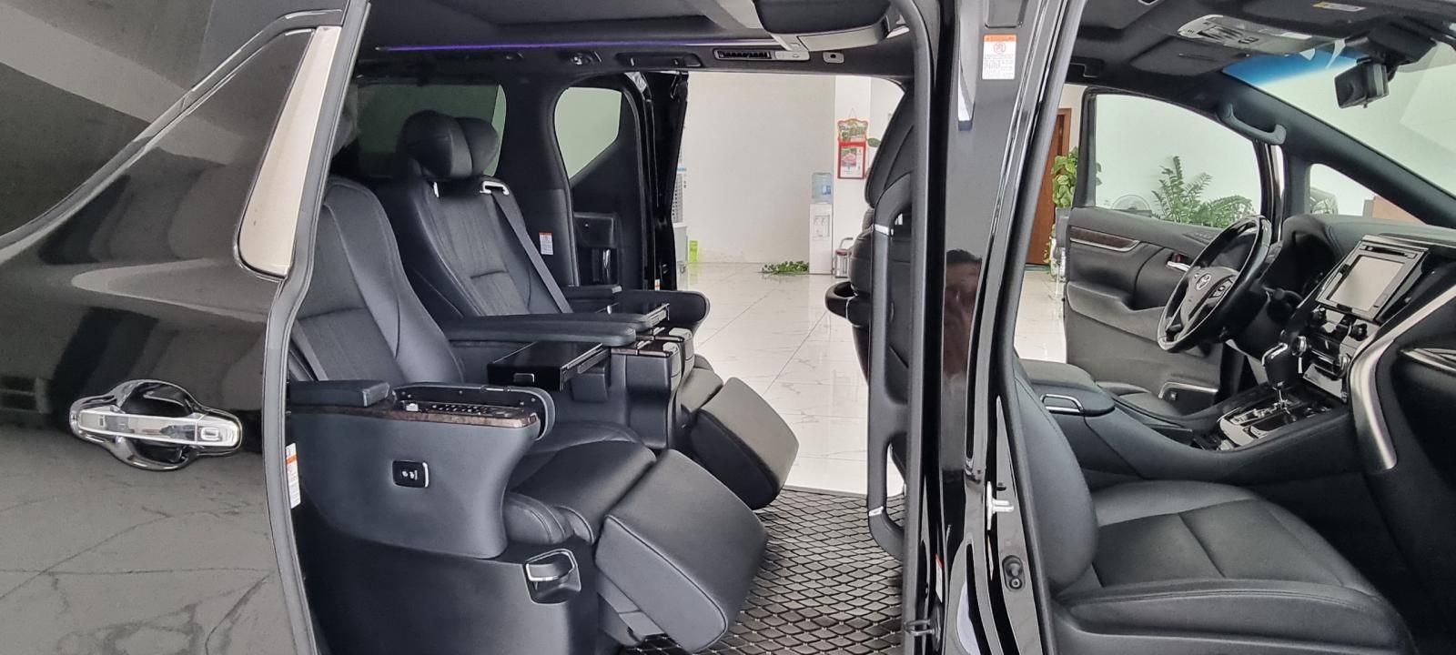 Toyota Alphard 2018 - Đăng ký cá nhân