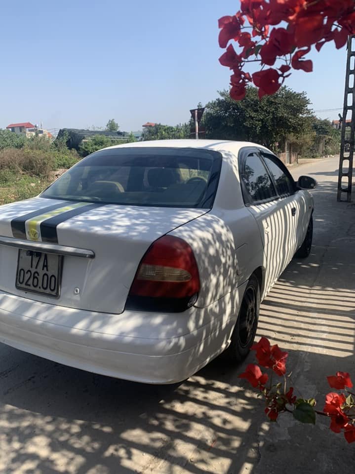 Daewoo Nubira 2001 - Màu trắng