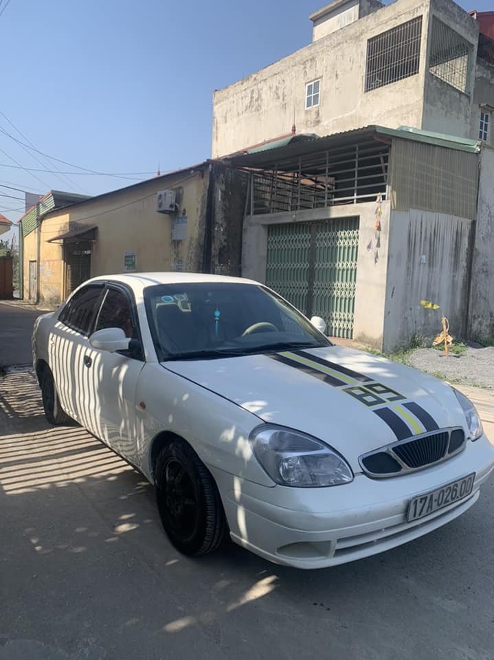 Daewoo Nubira 2001 - Màu trắng