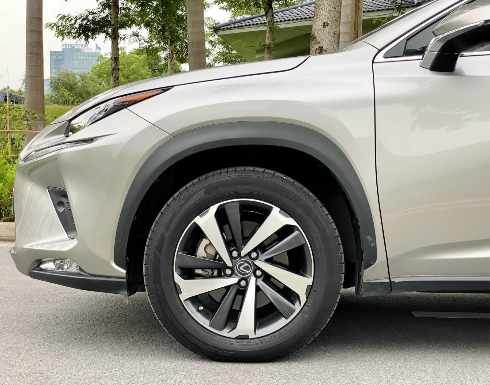 Lexus NX 300 2020 - Odo 3v km cực đẹp, tặng bảo hành, hỗ trợ trả góp