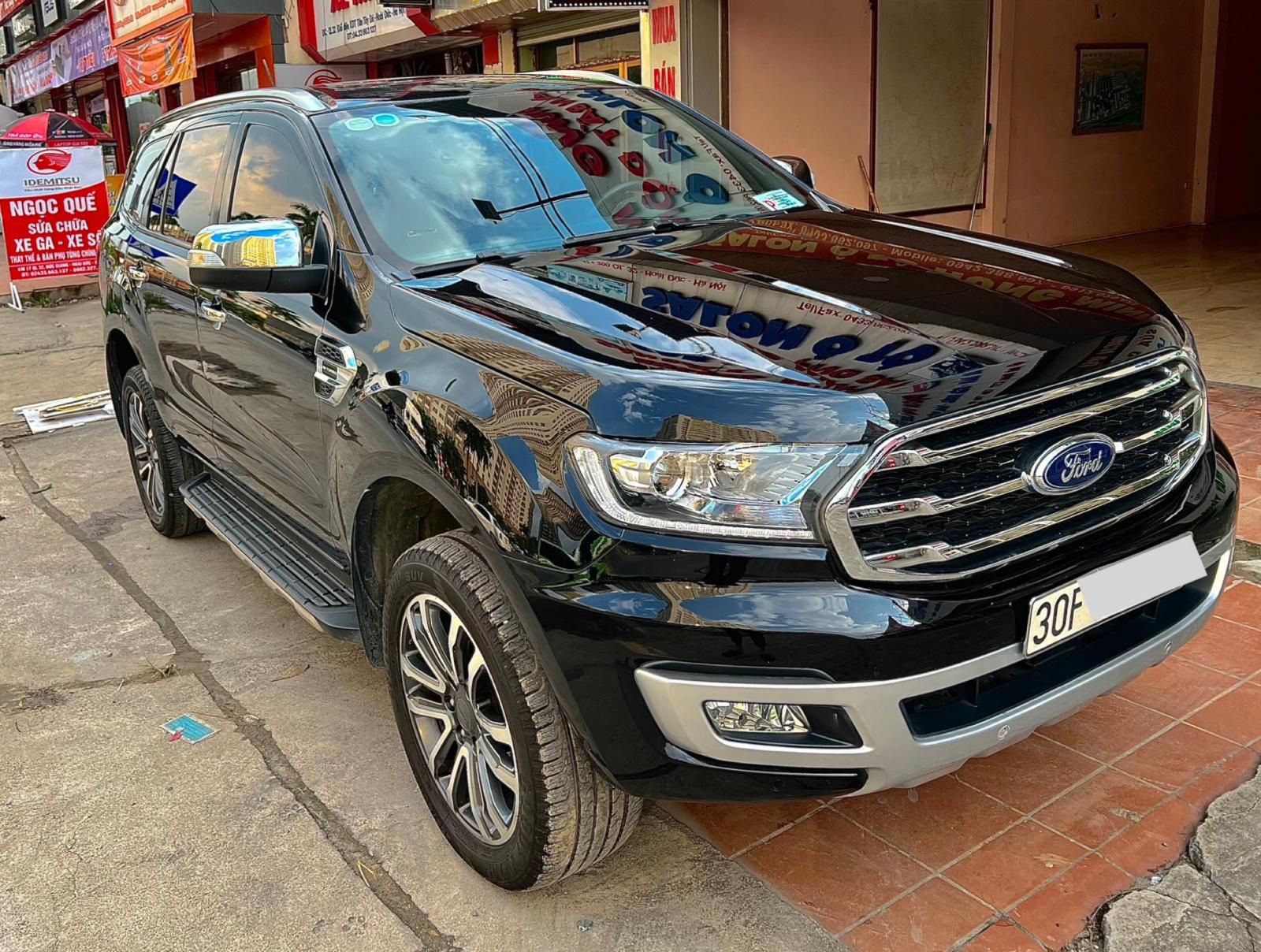Ford Everest 2018 - Màu đen, chính chủ sử dụng, không lỗi nhỏ, đẹp xuất sắc