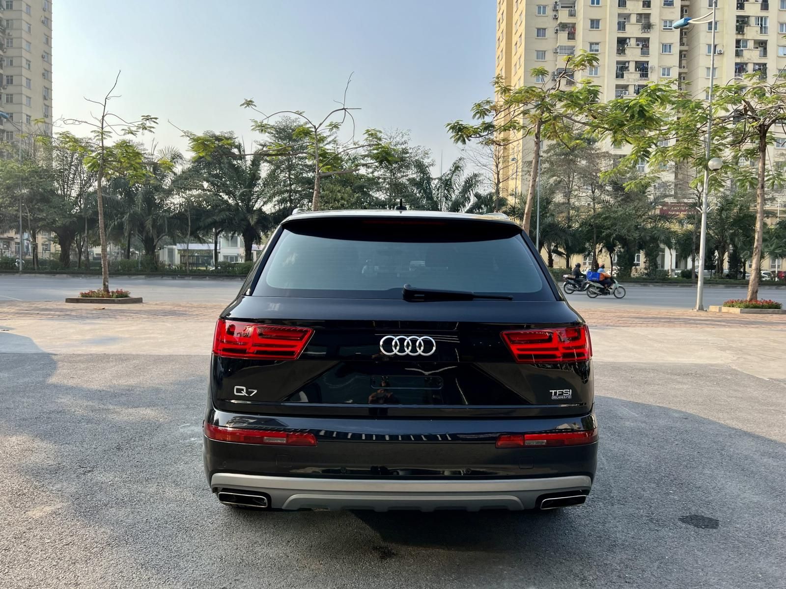 Audi Q7 2018 - Nội thất còn khá mới, máy móc zin 100%