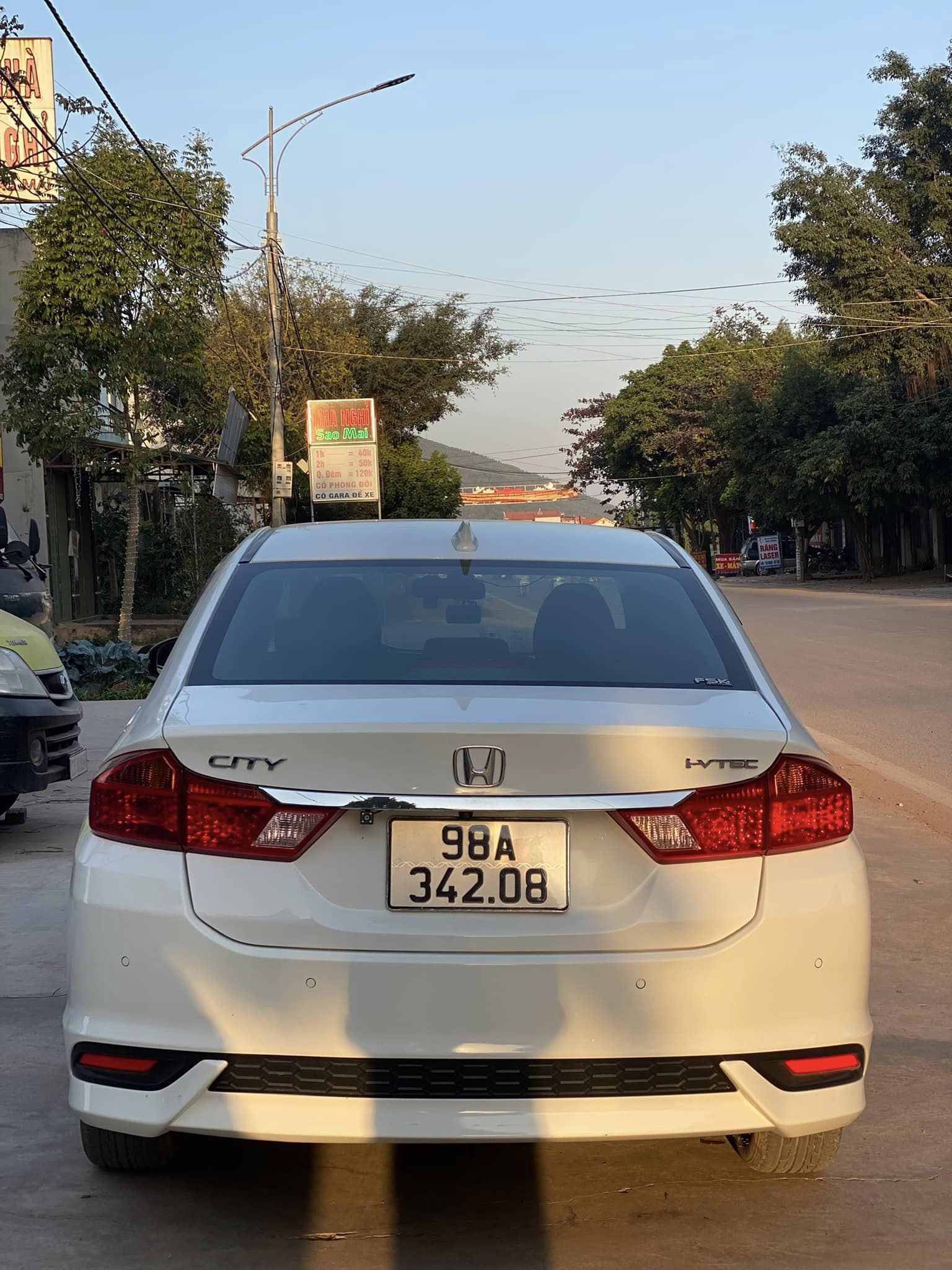 Honda City 2017 - Màu trắng, giá 448tr