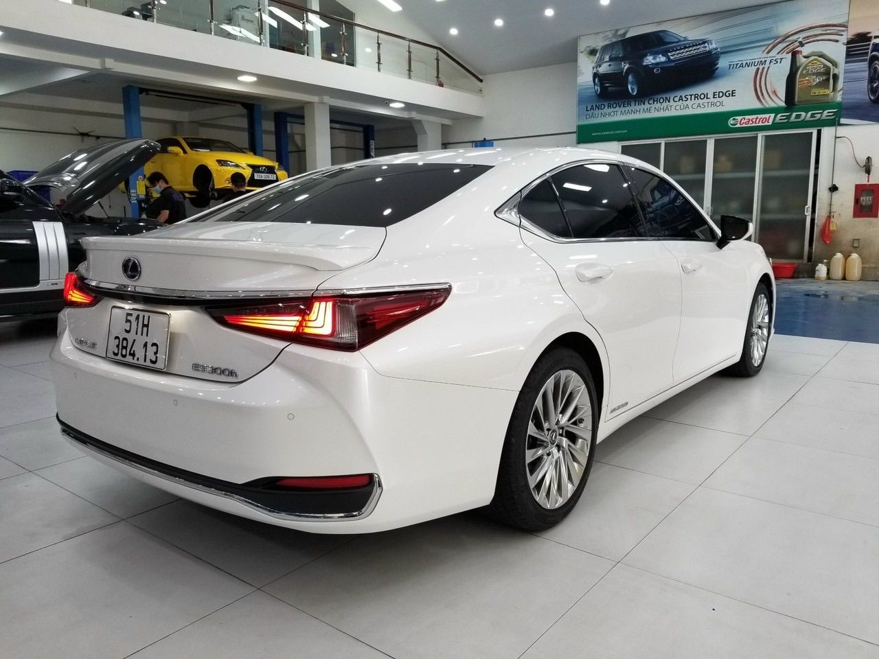 Lexus ES 300 2020 - Hybrid model 2021