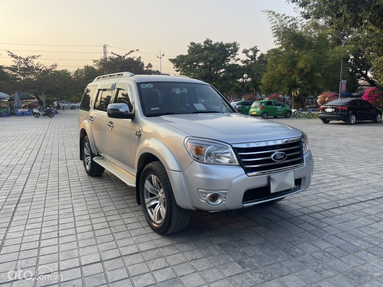 Ford Everest 2011 - Máy dầu 1 cầu