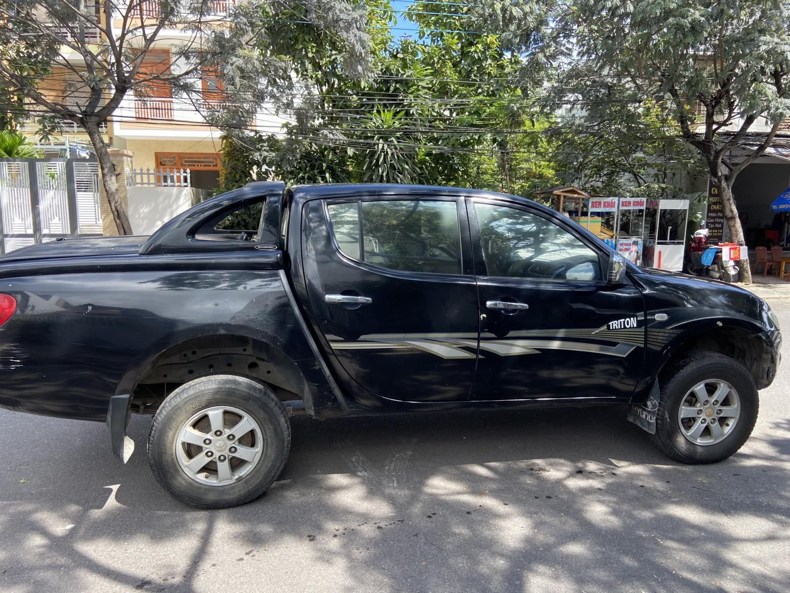 Mitsubishi Triton 2009 - Bán xe màu đen