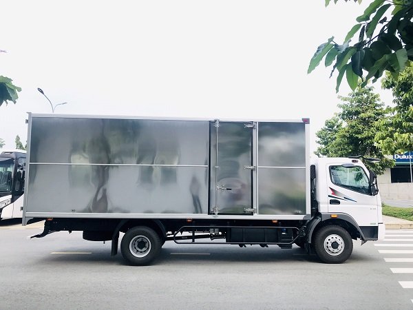 Mitsubishi Fuso 2022 - Bán xe tải 6.5 tấn thùng 6.1 mét Mitsubishi Fuso FA140L Nhật Bản trả góp hỗ trợ 70%