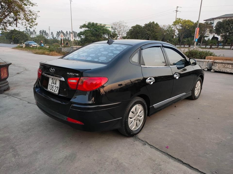 Hyundai Avante 2015 - Xe màu đen giá hữu nghị
