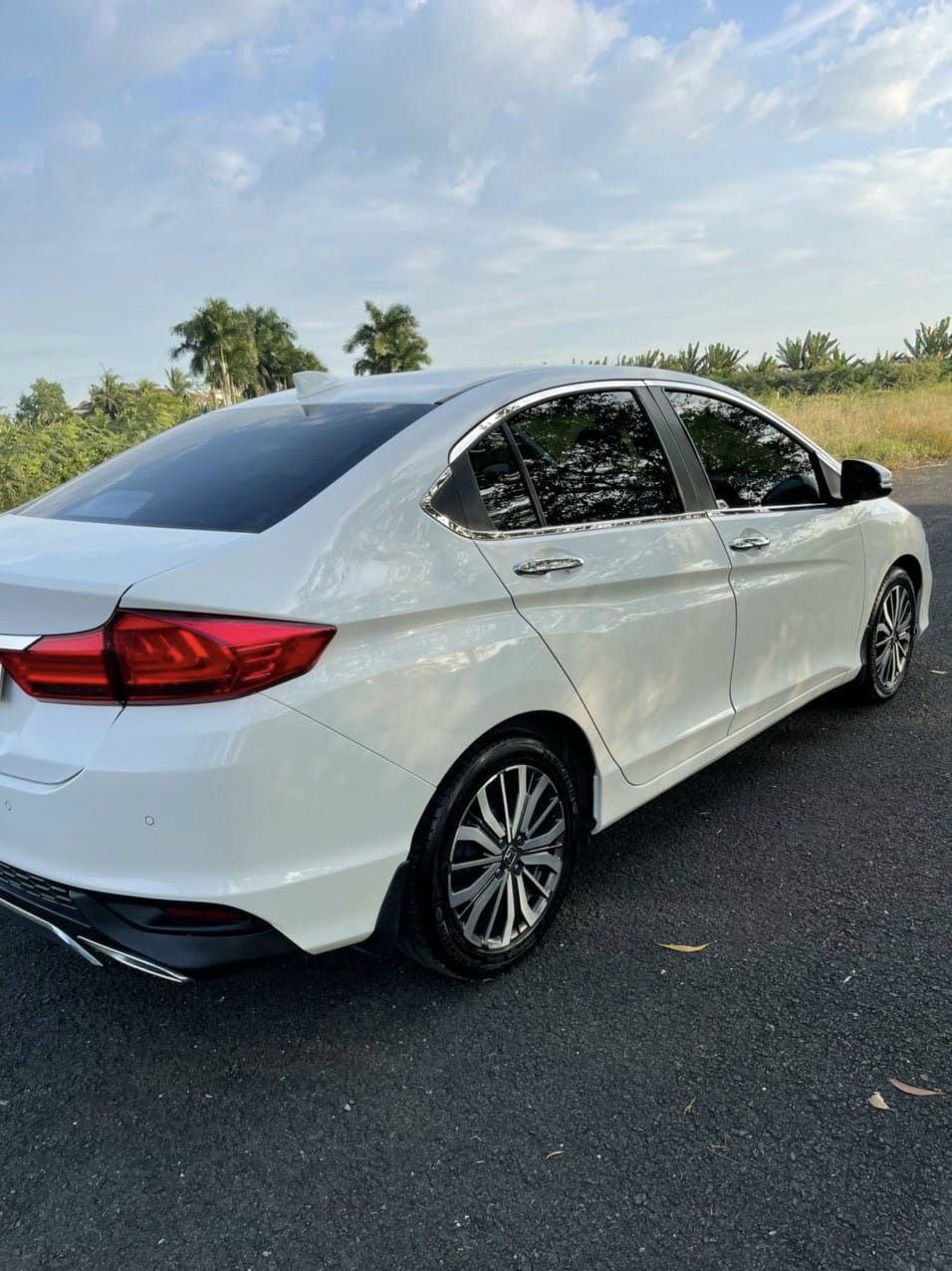 Honda City 2019 - Xe màu trắng, giá chỉ 490 triệu