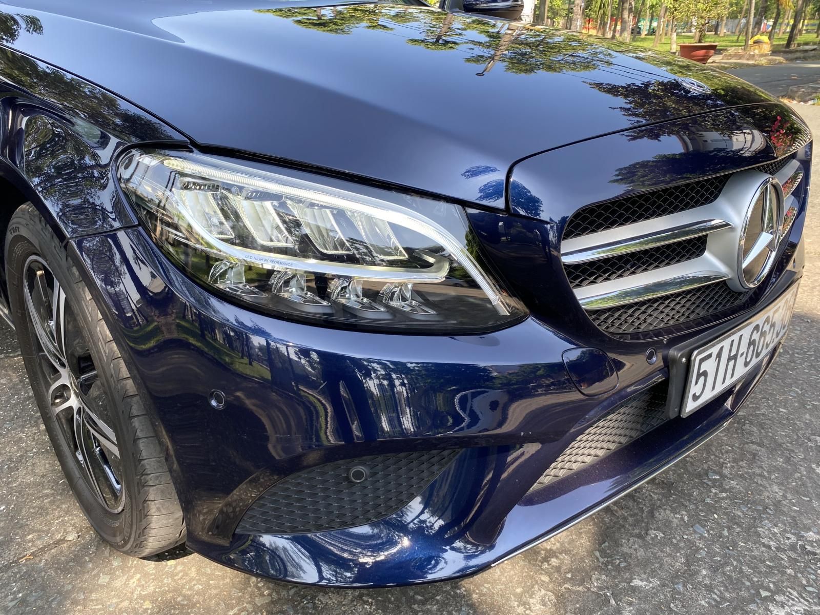 Mercedes-Benz C180 2020 - Bán xe mua mới model 2020, màu xanh đen