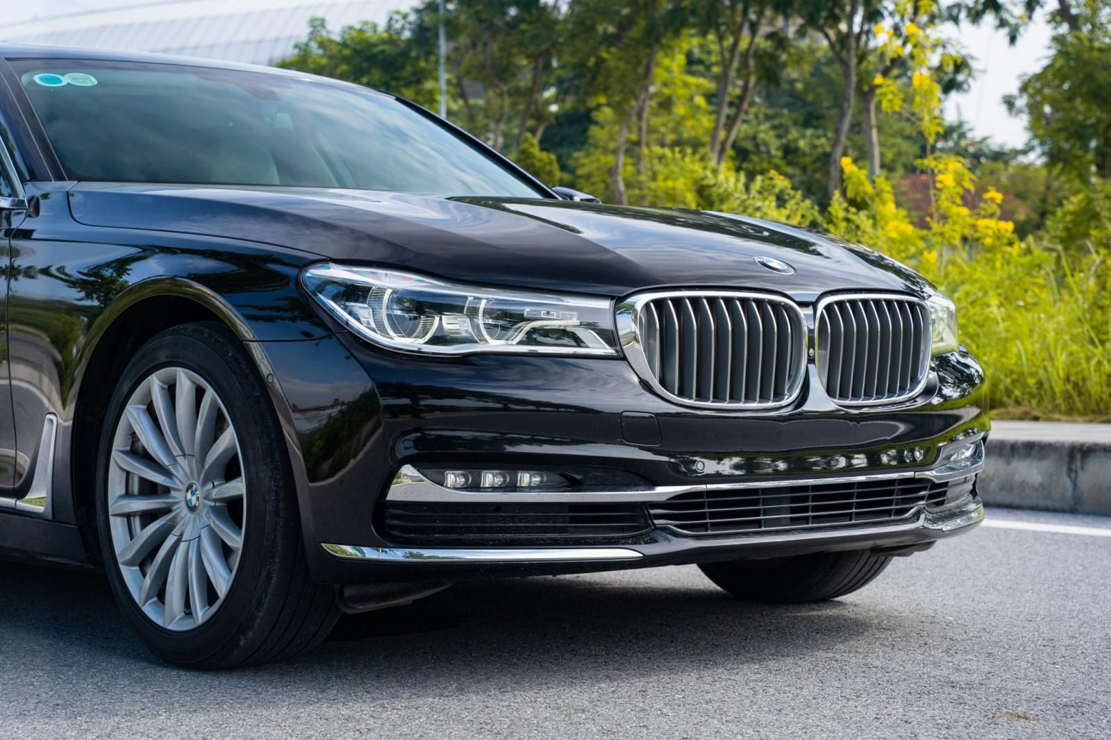 BMW 740Li 2018 - Xe màu đen, nhập khẩu