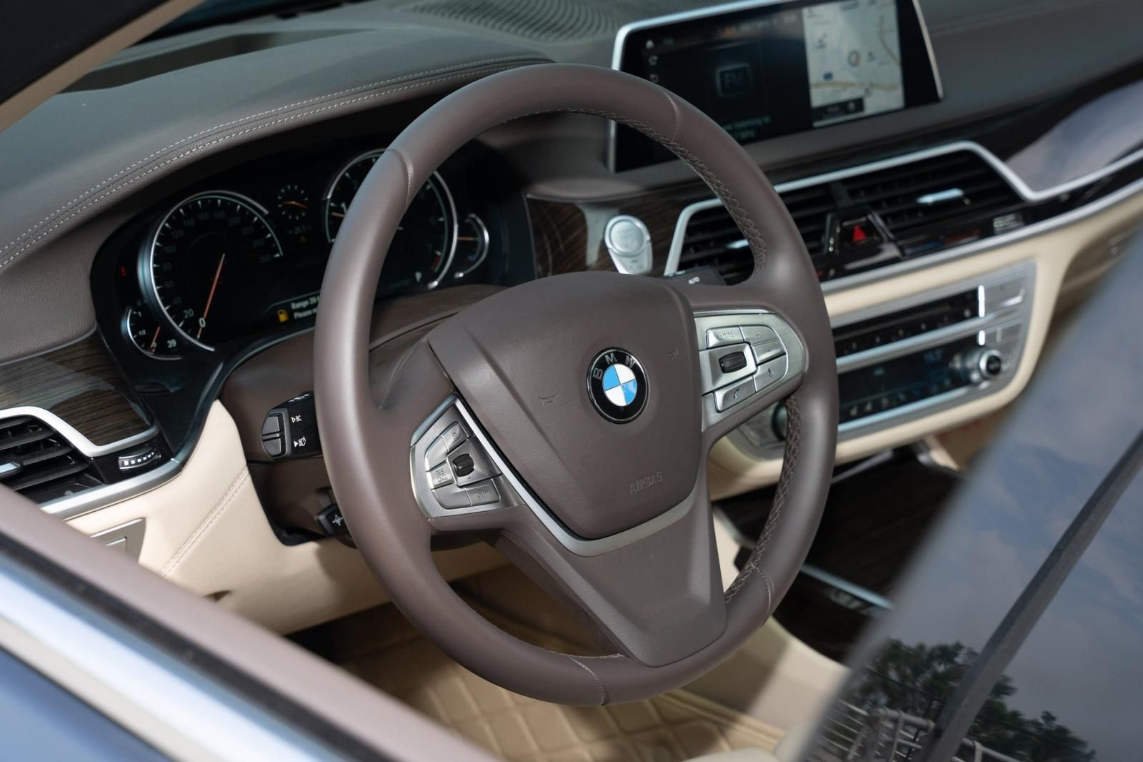 BMW 740Li 2018 - Xe màu đen, nhập khẩu