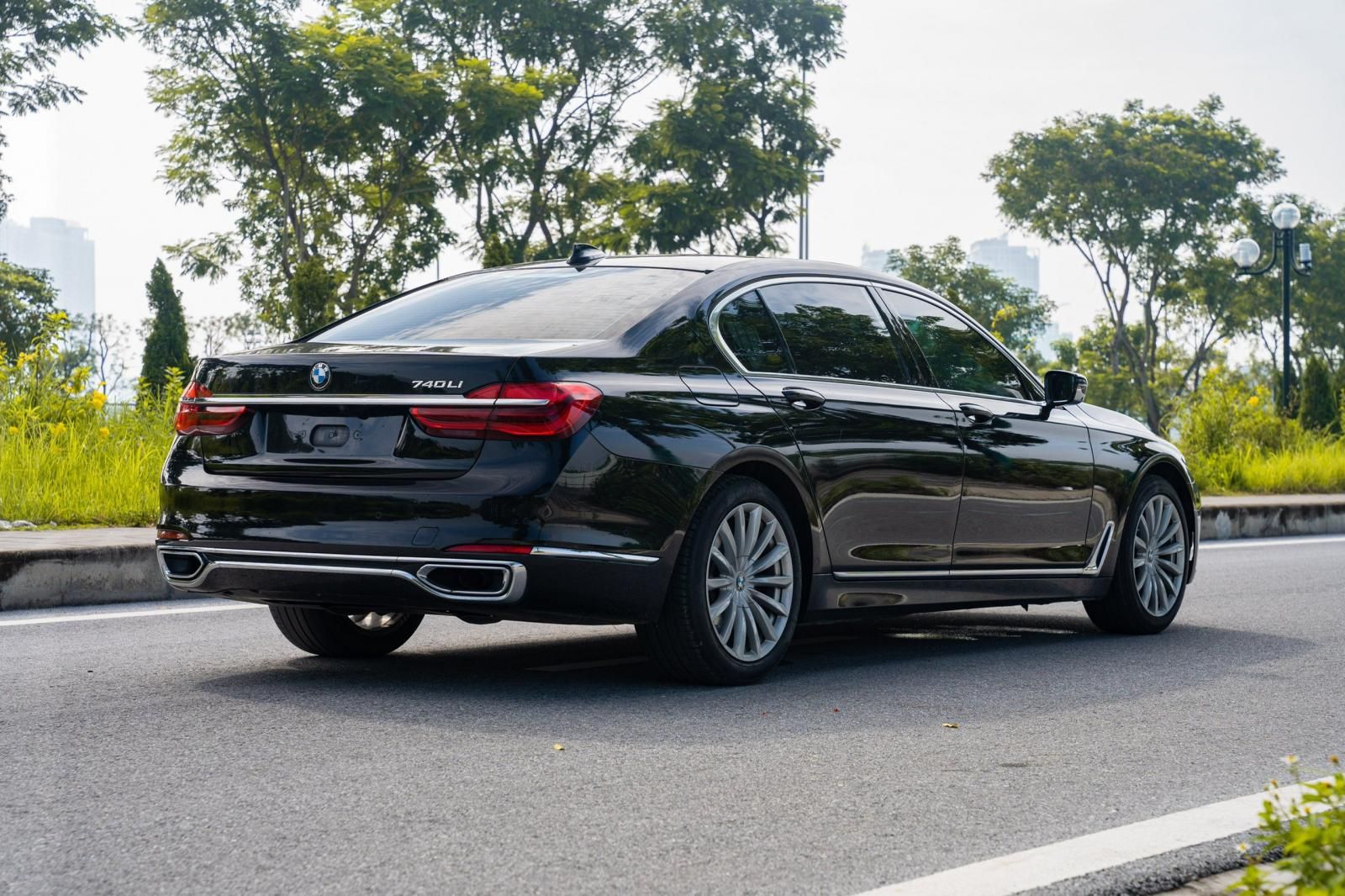 BMW 740Li 2018 - Xe màu đen, nhập khẩu