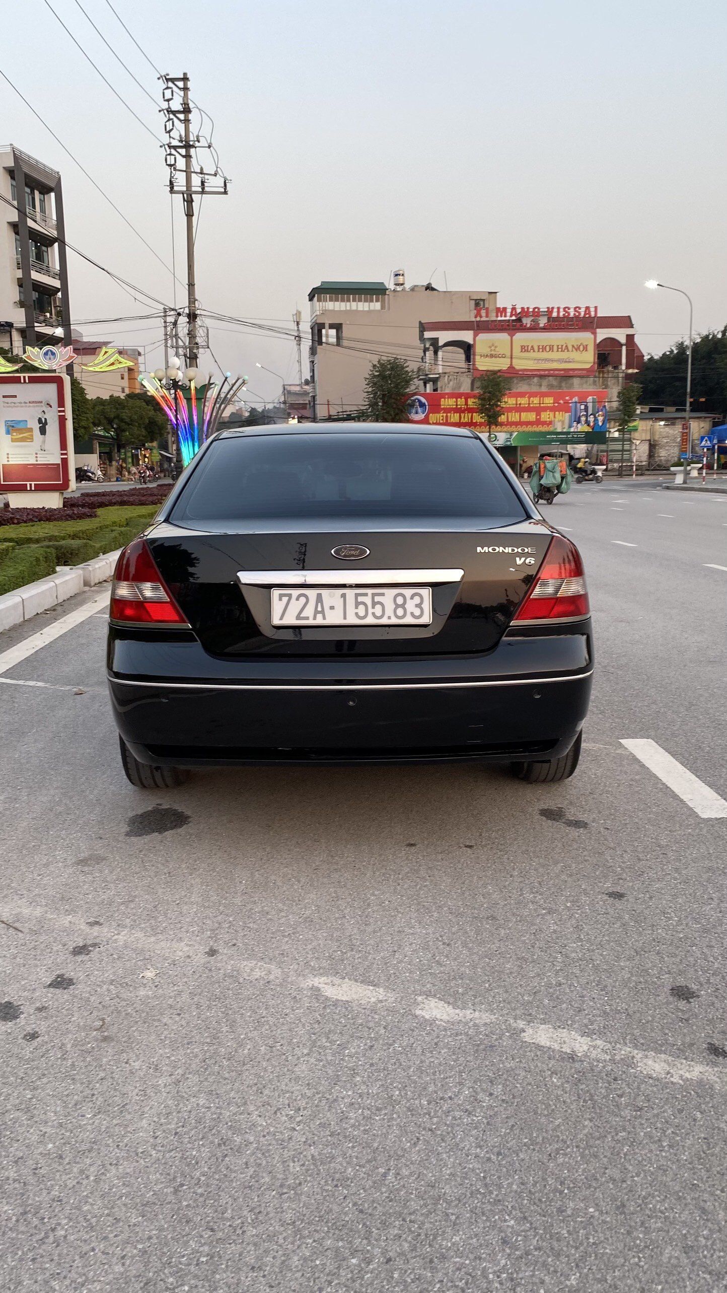 Ford Mondeo 2003 - Bán xe màu đen, xe đẹp chủ đi giữ gìn cẩn thận