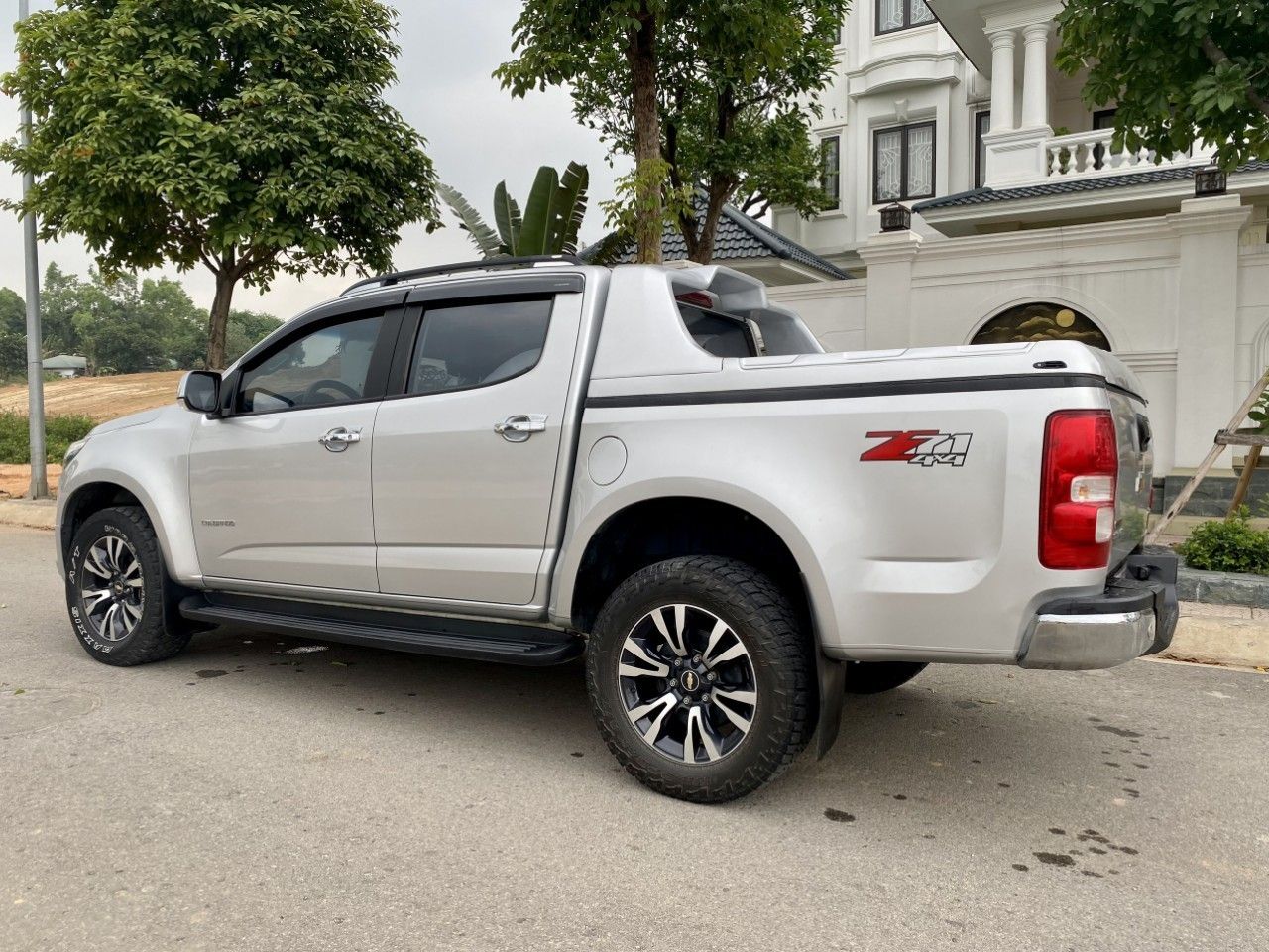 Chevrolet Colorado 2018 - 2 cầu số tự động, máy dầu, biển 88 siêu chất