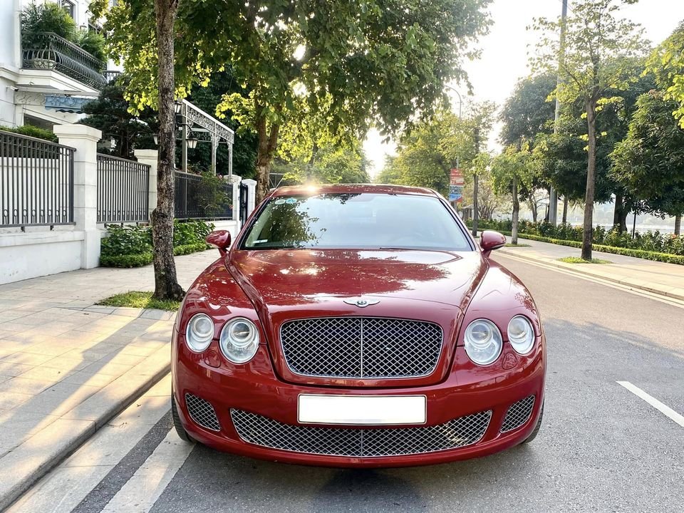 Bentley Continental 2007 - Ngoại thất đỏ mận, nội thất kem sang trọng