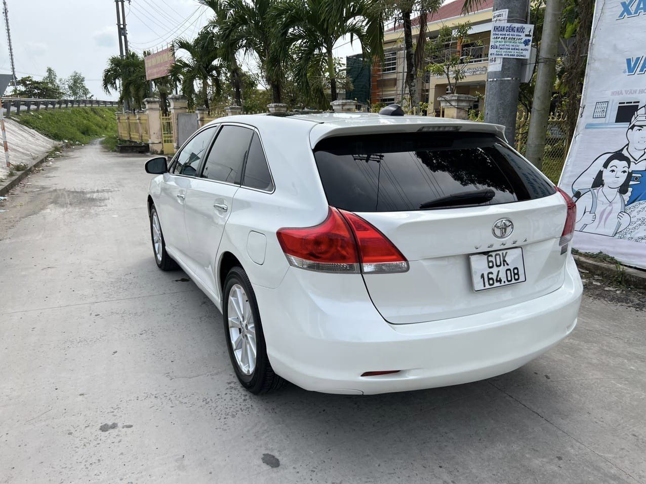 Toyota Venza 2009 - Màu trắng, nhập khẩu