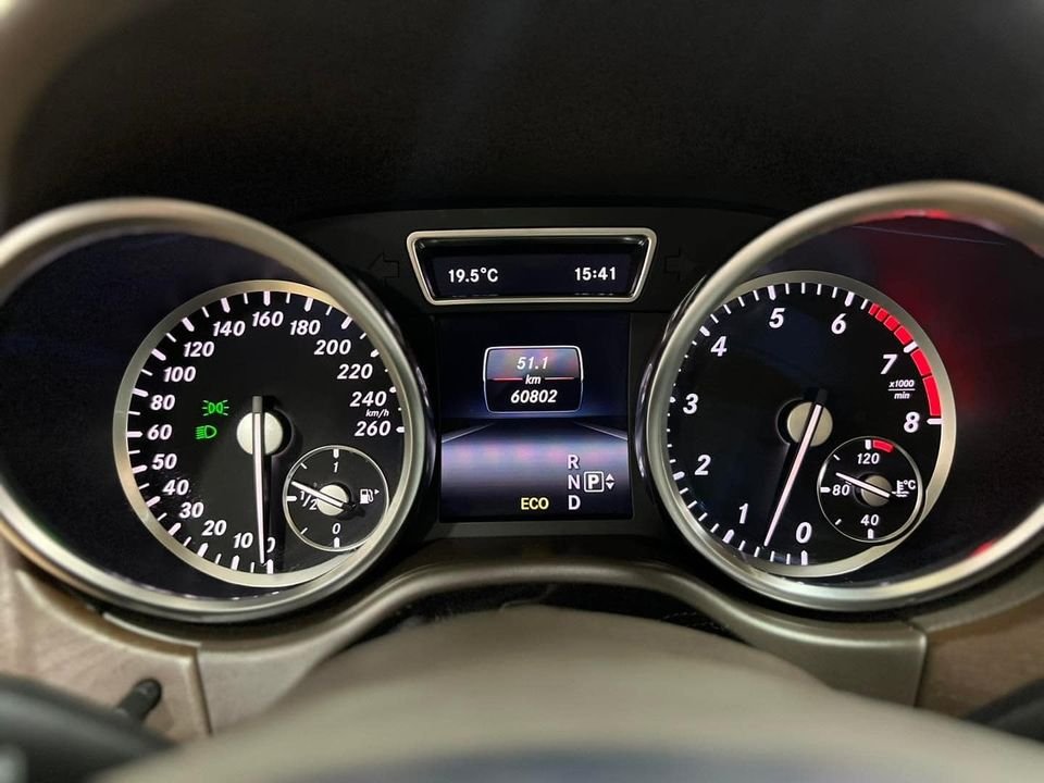 Mercedes-Benz ML 400 2014 - Xe cực kì mới, sơ cua chưa hạ