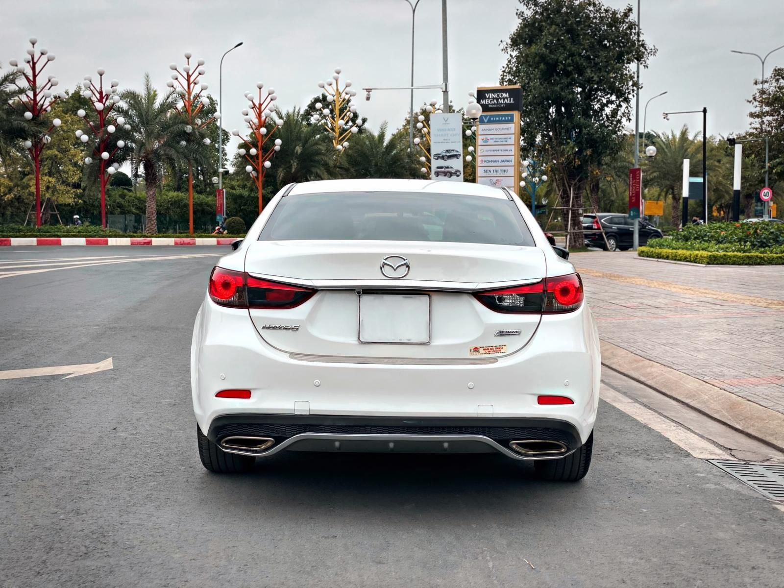 Mazda 6 2015 - Bán xe màu trắng