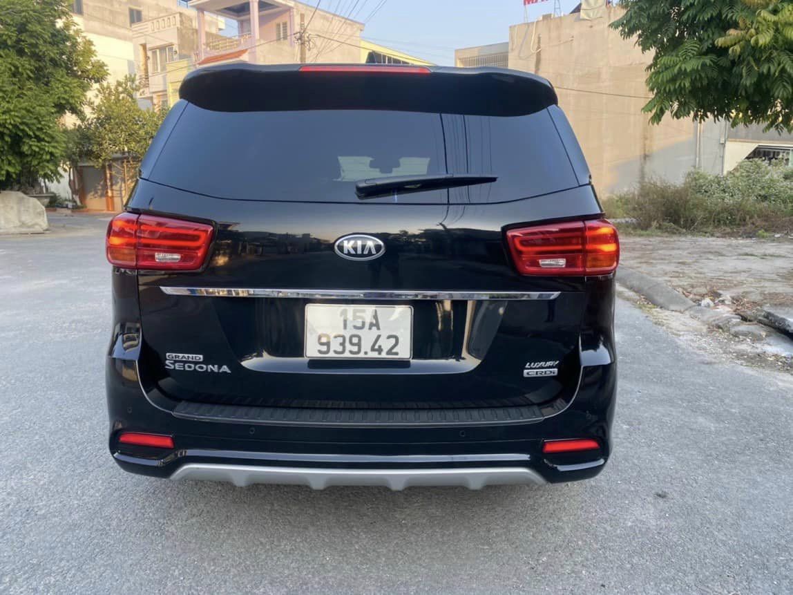Kia Sedona 2019 - Màu đen, giá cực tốt