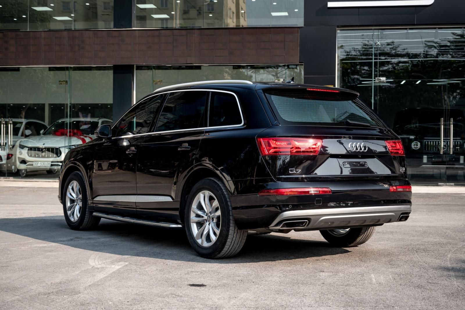 Audi Q7 2018 - Thiết kế rộng dài 7 chỗ ngồi rất tiện ích