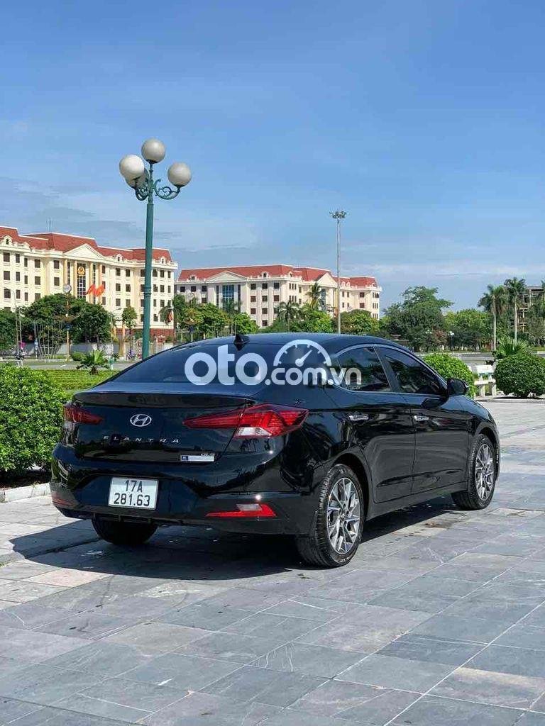 Hyundai Elantra 2021 - Xe màu đen